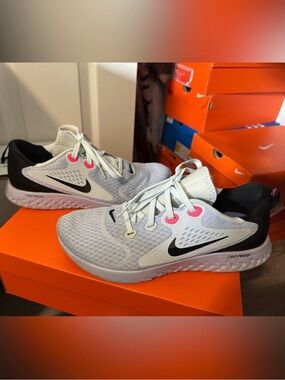 Nike Women's React Running Shoes - light purple